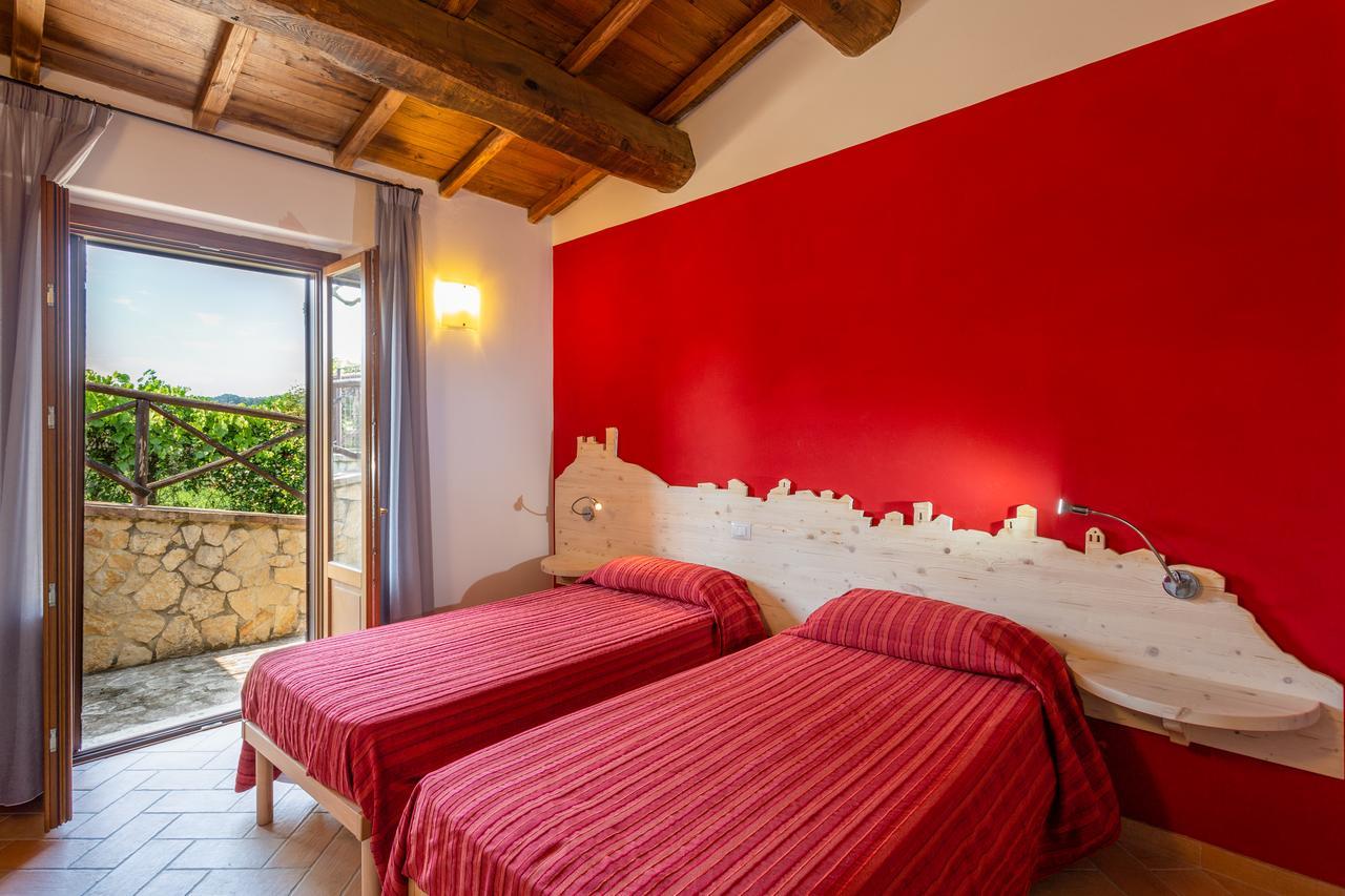 Agriturismo Dei Casali 阿米里亚 外观 照片