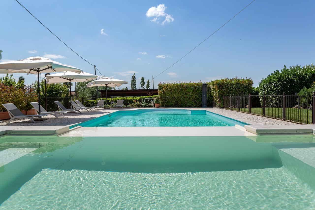 Agriturismo Dei Casali 阿米里亚 外观 照片