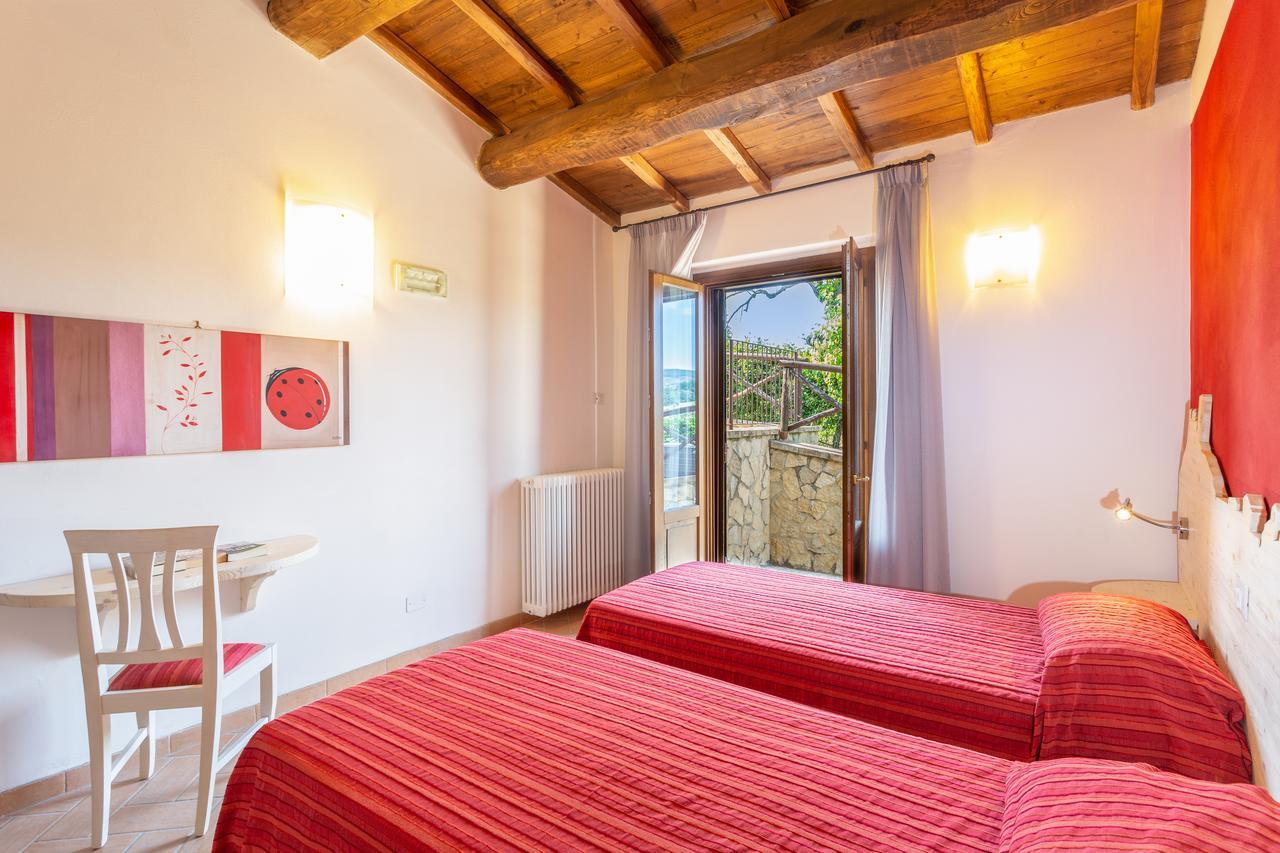 Agriturismo Dei Casali 阿米里亚 外观 照片